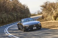 いつの時代も特別なメルセデスである「SL」。まずは直列4気筒ターボ＋BSGというマイルドハイブリッドの「AMG SL43」をテストしました。（photo：田村孝介）