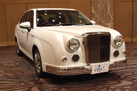 新型セダン「ミツオカ・リューギ」がデビュー