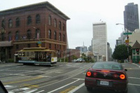 サンフランシスコは坂道の町。お馴染みのケーブルカーも走っている。