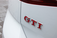 「ポロ」や「ルポ」にも設定されている高性能グレード「GTI」は、1976年に初代「ゴルフ」に初めて設定された。