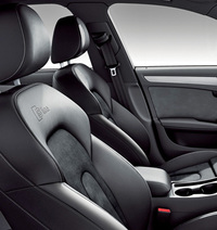 S-lineエンボス加工入りフロントスポーツシート