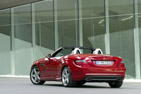 新型「メルセデス・ベンツSLK」日本でもデビューの画像