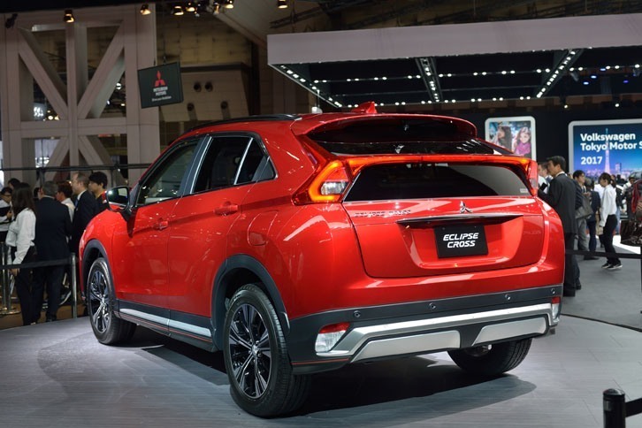 「エクリプス クロス」は、スタイリッシュなクーペフォルムに三菱らしいダイナミックなSUVの機動力を融合させたところが見どころ。