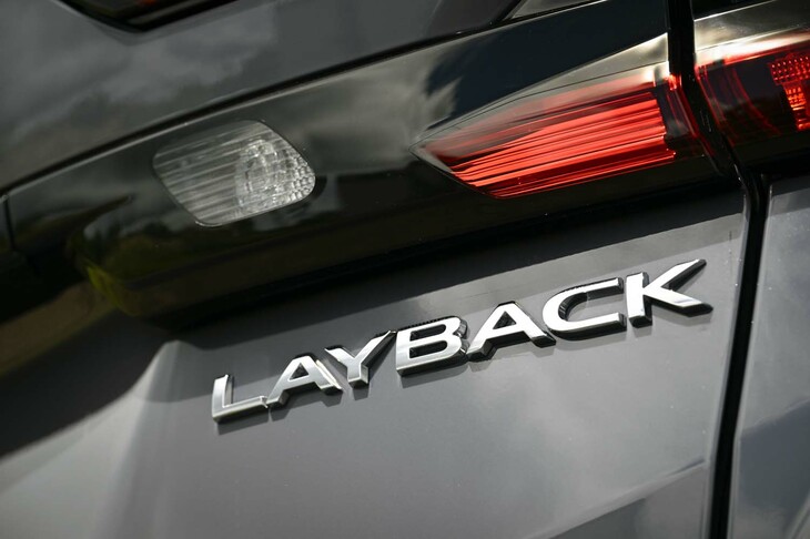 スバル・レヴォーグ レイバック リミテッドEX（「LAYBACK」バッジ）