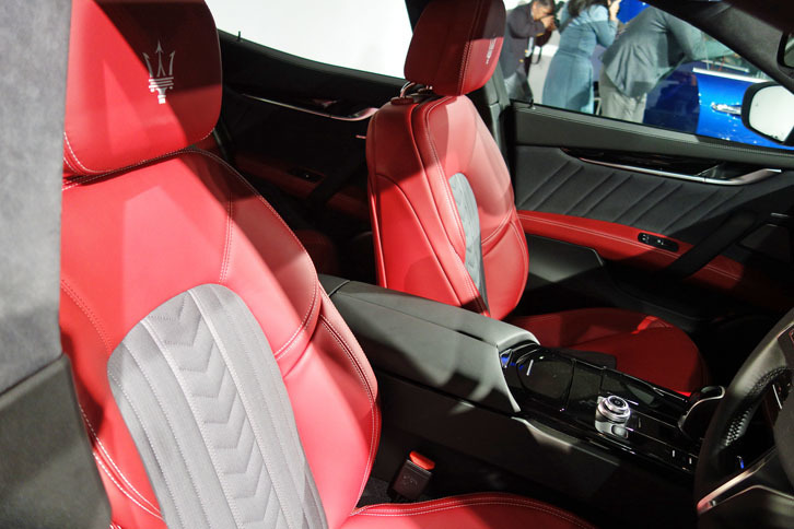 マセラティ・ギブリ グランルッソ