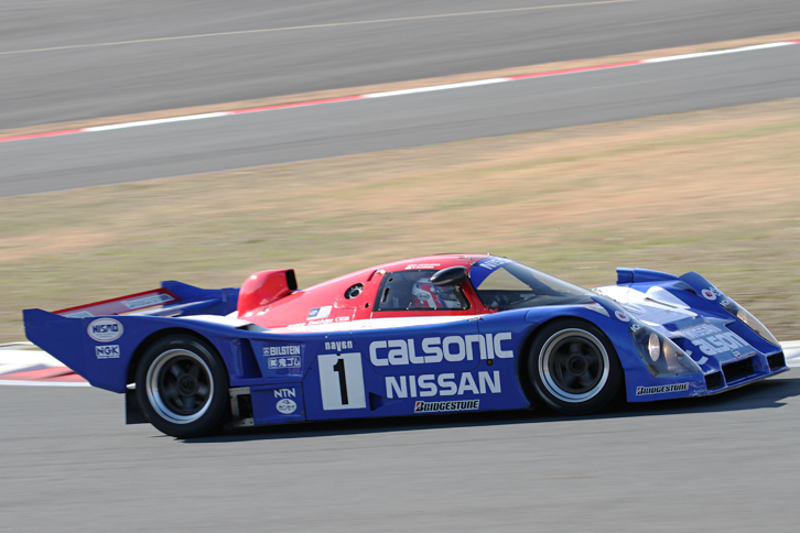 1992年の全日本スポーツプロトタイプカー耐久選手権（JSPC）で、星野一義／鈴木利男が6戦中3勝を挙げ、「R91CP」で戦った前年に続いてシリーズ2連覇を果たした「日産R92CP」。3.5リッターV8 DOHC 32バルブ ツインターボエンジンをミドシップする。これに続いて99年のルマン24時間に参戦した「日産R391」も出走する予定だったが、不調なのか走らなかった。