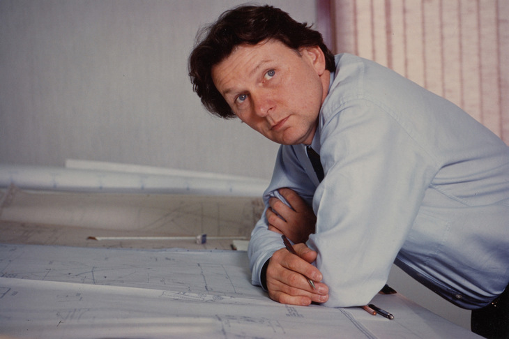 「シャパラル2K」を手がけたレーシングカーデザイナーのジョン・バーナード。後にマクラーレンやフェラーリに在籍し、あまたの勝利をもたらした。（写真：Newspress）