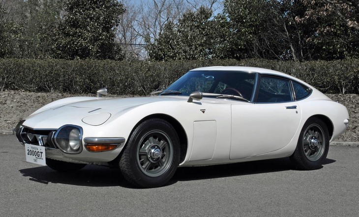 日本のスポーツカー史にその名を残す「トヨタ2000GT」。写真の1967年モデルは、トヨタ博物館所蔵の車両。