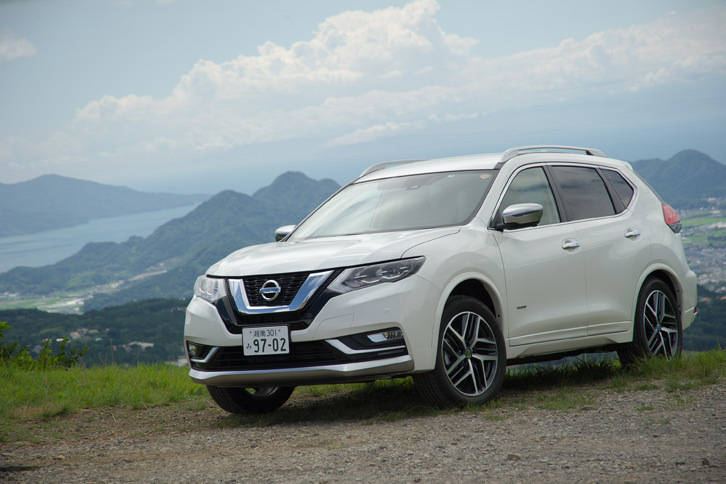 オーテックジャパンが手がけるカスタマイズモデルの「日産エクストレイル モード・プレミア」。標準モデルとともに2017年6月にマイナーチェンジを受けた。