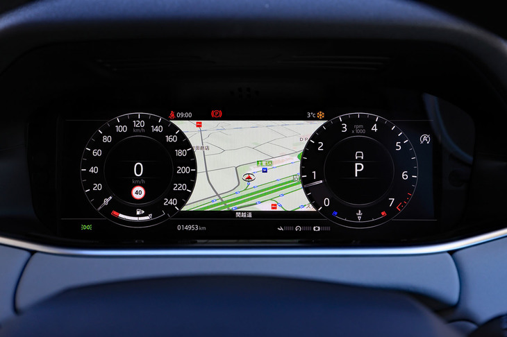 12.3インチ液晶のデジタルメーターには、ナビゲーションと連動した地図画面も表示可能だ。