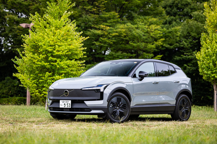 ボルボEX30クロスカントリー ウルトラ ツインモーター パフォーマンス