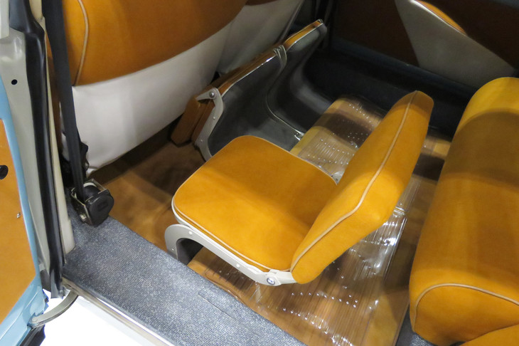 シトロエンID19ファミリアーレ（1968年）／アウトニーズ