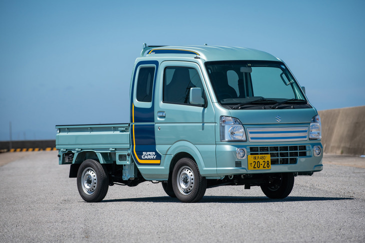 外装色の設定はグレードによって異なり、「キャリイKX」と「スーパーキャリイX／L」では、テスト車に採用されていた「ガーデニングアクアメタリック」を含む5色が用意される。