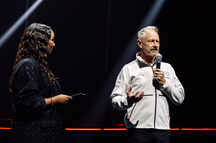 「Audi Revolut F1 Team」のジョナサン・ウィートリー代表（写真右）。