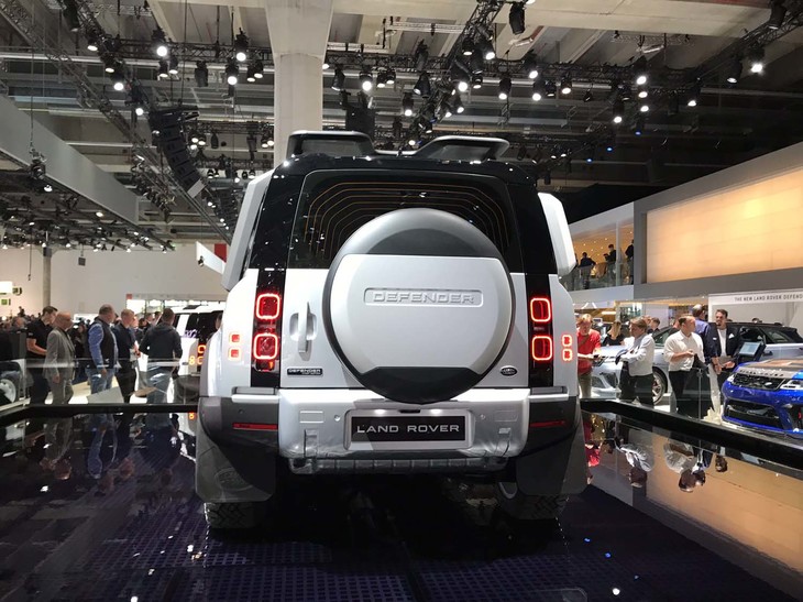 ランドローバー・ディフェンダー110（リアまわり）