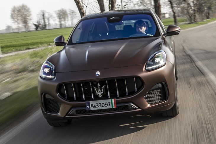 地中海で北東から吹いてくる風の名が与えられた「グレカーレ」。「レヴァンテ」よりも小さいSUVは、その魅力を新たなオーナー層に訴えます。（photo：マセラティ）