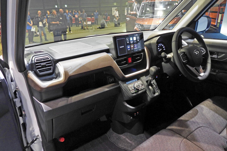 ダイハツ・ムーヴRS（インストゥルメントパネルまわり）