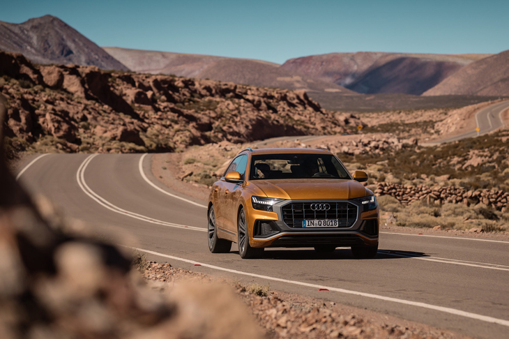 
	「Q8」が0-100km/h加速に要する時間は、ディーゼル車の場合で6.3秒。最高速度は245km/hと公表される。
	