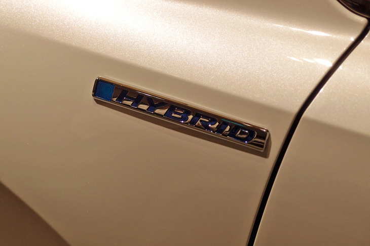 ホンダCR-V（ハイブリッド車のエンブレム）