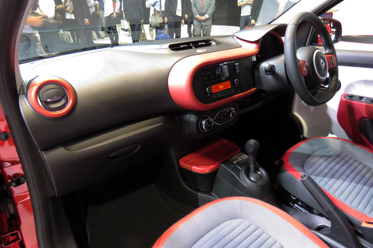 ルノー・トゥインゴ インテンス（インテリア）