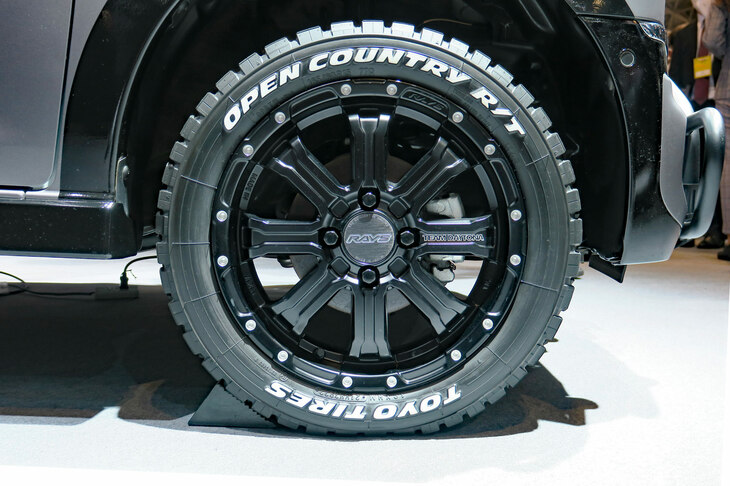 三菱eKクロスEV Smooth × Tough