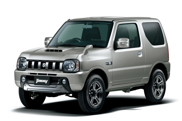 先代にあたる3代目「ジムニー」は、角の取れた、全体的に丸っこい乗用車ライクなスタイリングをしていた。