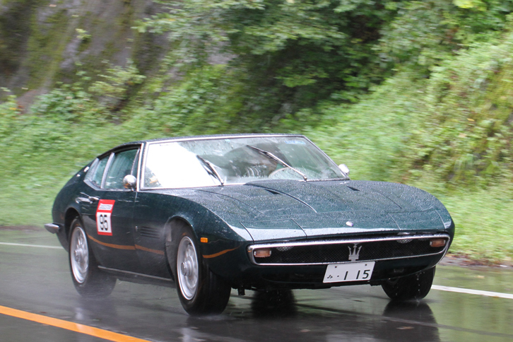 1967年「マセラティ・ギブリ」。カロッツェリア・ギア時代のジウジアーロが手がけたボディーに4.7リッターV8エンジンを積む。