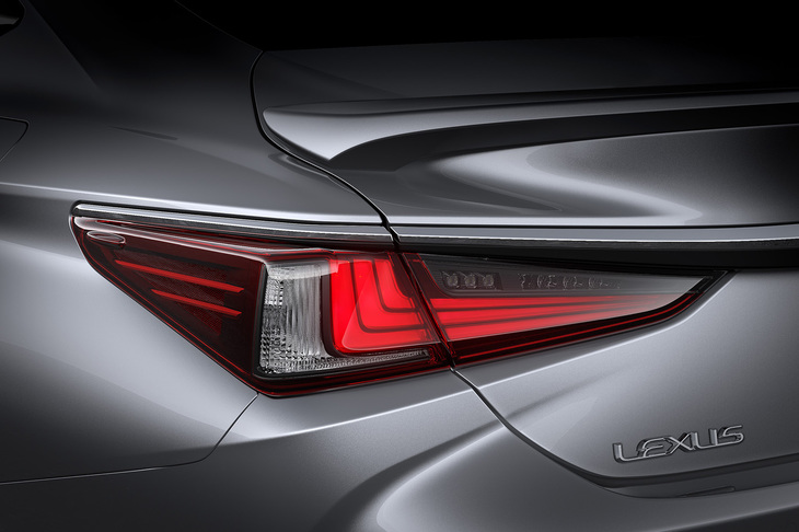 レクサスES（リアコンビランプ）