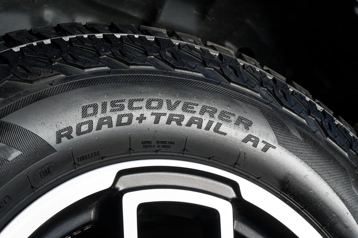 表示様子を6つのセグメントに分けたサイドウォールはクーパーの新世代デザインだ。このすっきりと洗練されたスタイルは、今後の新商品にも展開されていく。