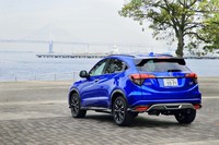 ブラックのホイールアーチモールやサイドガーニッシュも「ヴェゼル モデューロX」の特徴のひとつ。