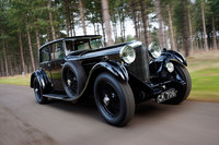 破綻前のベントレーが最後に開発した高性能モデル「8リッター」。ベントレーのクルマは非常に高性能だったが、あまりにオーバークオリティーだったために売れても利益が出せなかった。