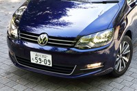 ディーゼルエンジン搭載車は、上級グレード「ハイライン」のみの設定。オートハイトコントロール機能付きバイキセノンヘッドライトが標準装備される。