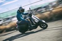 「スプリント150ノッテ」の最高出力は12.9psにすぎないが、数値以上の動力性能が体感できる。