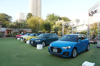 ボディー色は、全10色の設定。Aピラーとルーフがミトスブラックメタリックとなるコントラストルーフも用意。