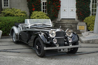 1960年代後半に乗用車生産を終了した英国のアルヴィスは、戦前と戦後のモデルのコンティニュエーションを発表した。これは戦前型の「4.3リッター」モデル。