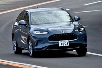 パワーユニットは最高出力141PSの2リッター直4直噴エンジンと同じく184PSのモーターを組み合わせたハイブリッド。