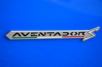 より高性能なランボルギーニに与えられる「S」のイニシャル。「ミウラP400S」「ハラマ350GTS」「ウラッコP250S」「カウンタックLP400S」……と、過去にも多くの例がある。