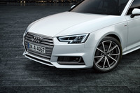 「アウディA4」の限定車「タキシードスタイル」発売の画像