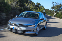 2015年の日本導入が予定される、新型「パサート」。フォルクスワーゲンの日本仕様モデルとしては初となる、ディーゼル車（写真）の取り扱いも検討されているという。
    