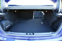 トランク容量は500リッター。リアシートは60：40の分割可倒式。