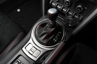 6段ATは、SPORTモードを選択するとロックアップ領域が広がり、変速スピードが短縮される。