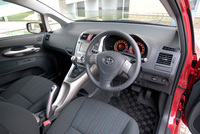 180G“Sパッケージ”の内装