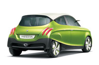 スズキ、低燃費の次世代コンパクトカーを出展の画像