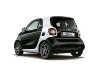 「スマート・フォーツー エディション2」（ディープブラック）。