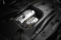 「RX270」の10・15モード燃費は10.4km/リッター。同じくFFの「RX350」の燃費を、0.7km/リッター上回る。
