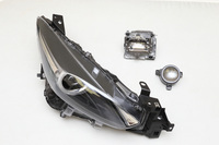 アダプティブLEDヘッドライトのライトユニット。極小のLEDチップを4ブロックに分けて搭載しており、個別に点灯・消灯して照射範囲をコントロールする。