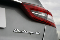 V6エンジン搭載車には、FRの「クアトロポルテS」と、4WDの「クアトロポルテS Q4」がある。試乗会は北イタリアのバロッコをベースに行われた。
    