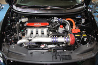 「HKS」のスーパーチャージャーキットを装着した「ホンダCR-Z」のエンジン。1.5リッターエンジンはステージ1チューンで170ps、写真のステージ2チューンでは200psまでパワーアップしているという。