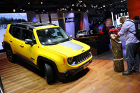 2014年10月に開催されたパリモーターショーにおける「ジープ・レネゲード」。
