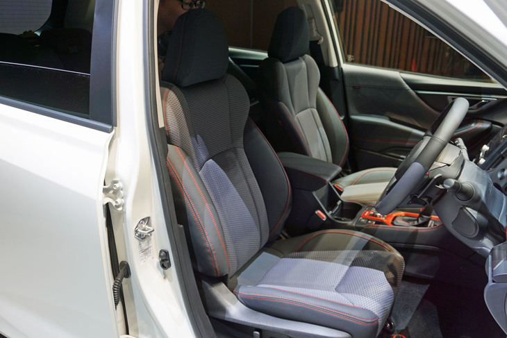 「フォレスターX-BREAK」のフロントシート。